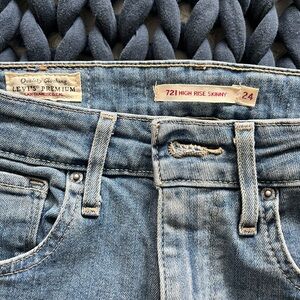 Levi’s 721 High Rise Skinny Jeans